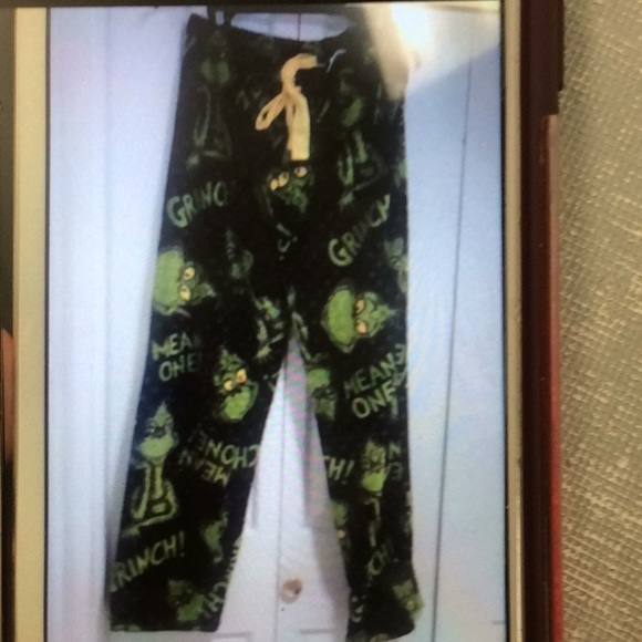 Pajamas. Size 4 -6. Adjustable waist band - Picture 3 of 3